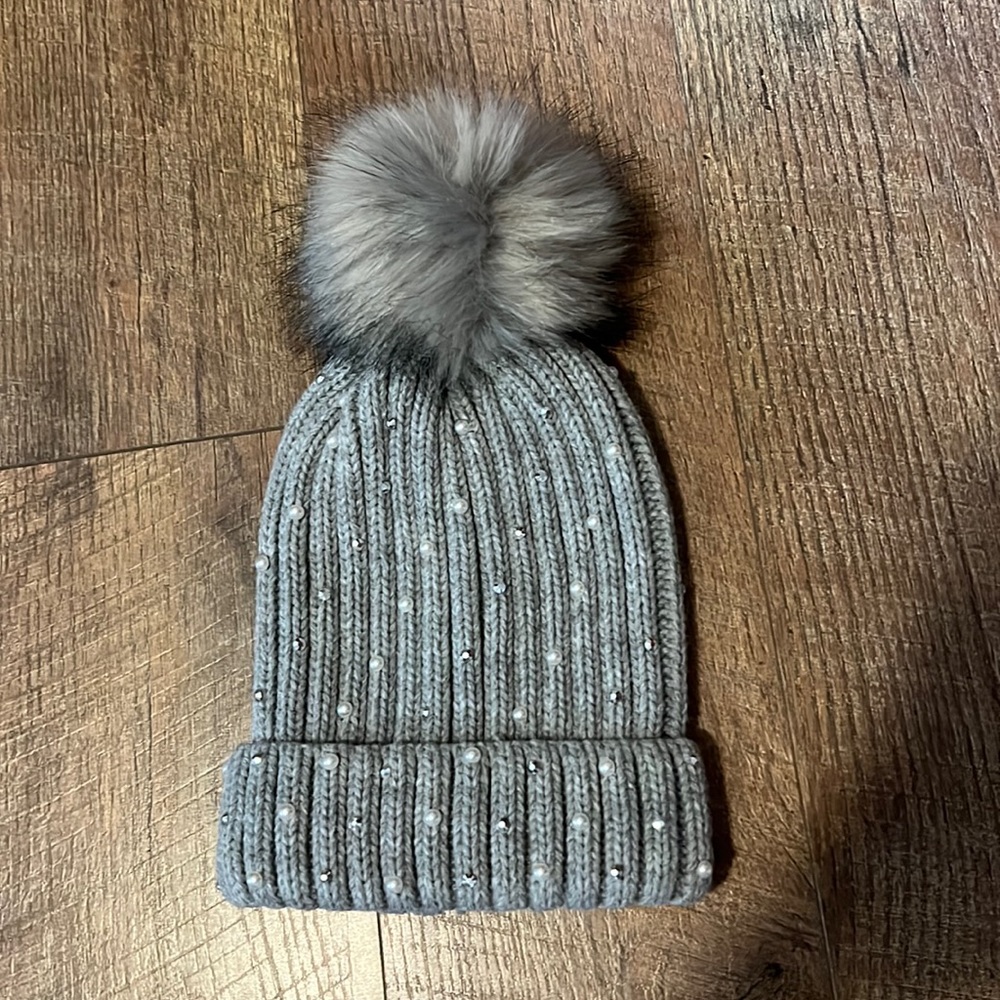 •Grey bling beanie